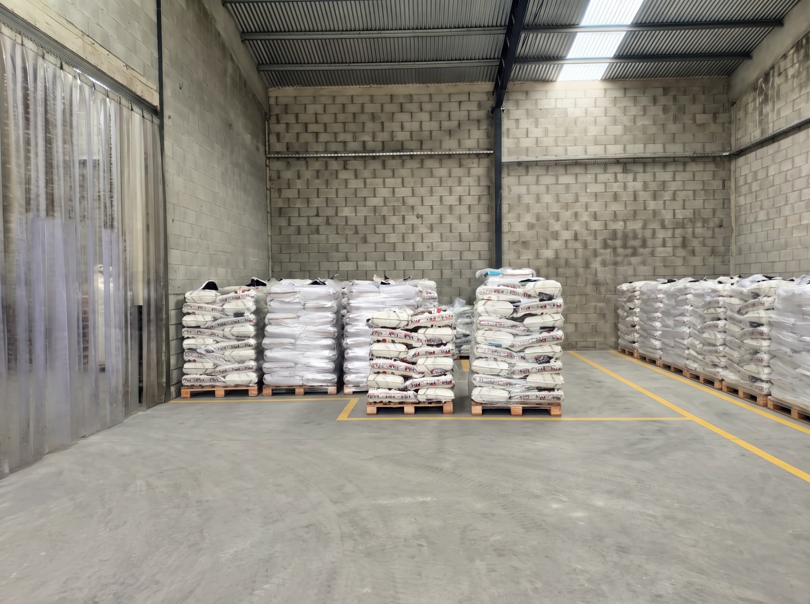 Interior de la fábrica de GLOBALAGRI SRL
